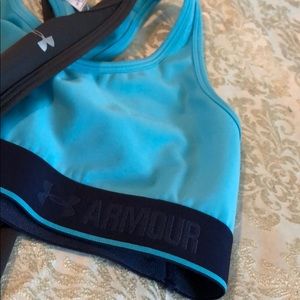 Like new Under Armour Workout top